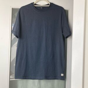 Vuori men’s Tee shirt, size small, heathered blue/grey color